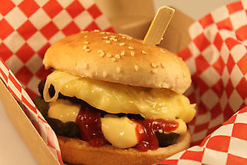 Cheeseburger Pannenkoekenhuis d’Olle Smidse Midwolda